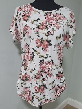 Maternity Women’s Floral Short Sleeve Tee in White and Pink